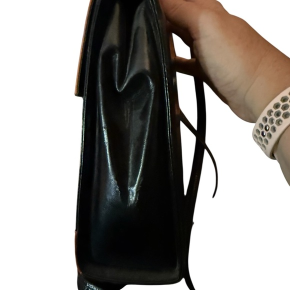 Vintage Margaret J Leather Crossbody Bag β Made in Spain - Picture 5 of 14